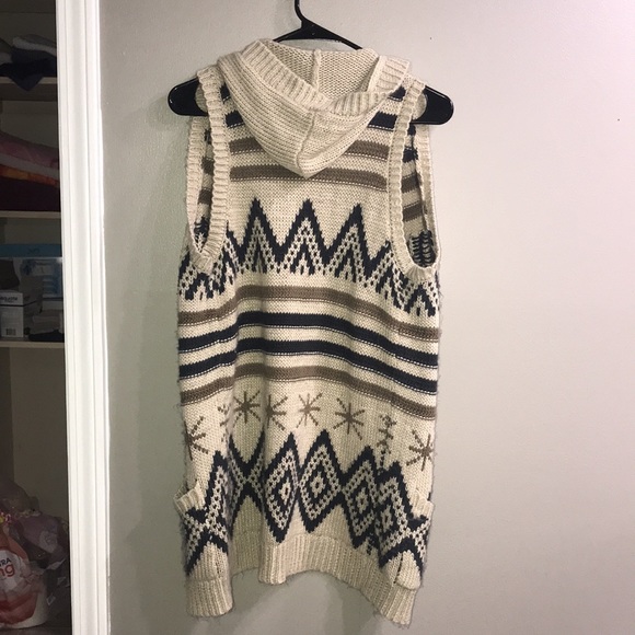 Maurices - Picture 7 of 8